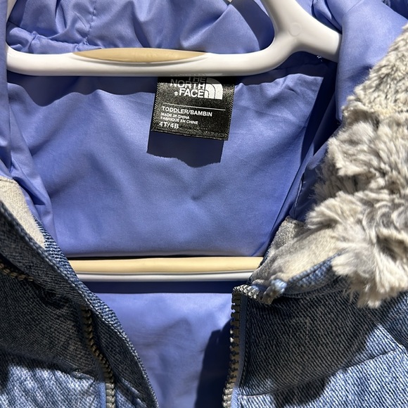 kids north face parka - Picture 2 of 5